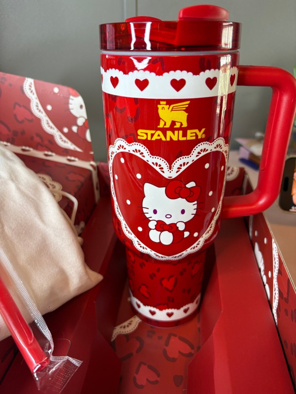 NEW ♥️♥️Stanley Red Heart Hello Kitty Mug